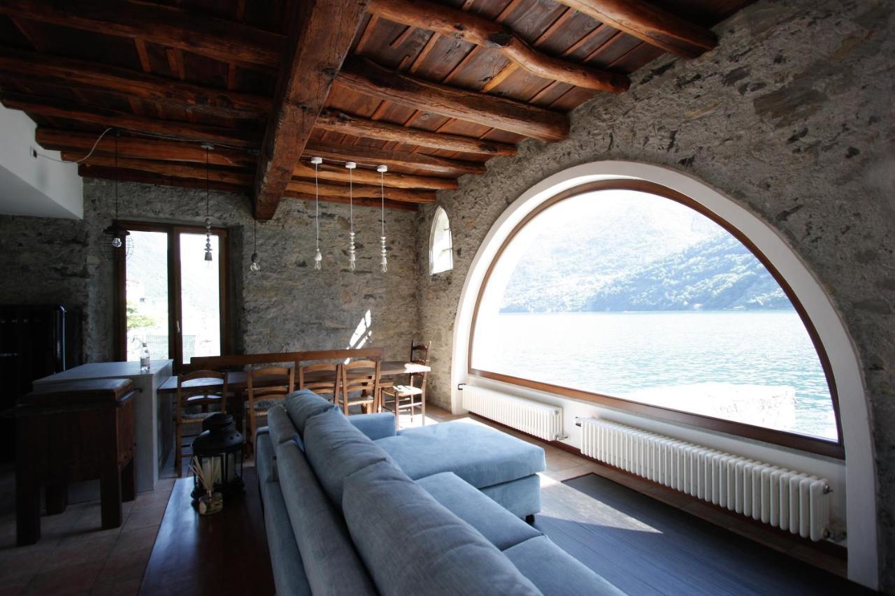 House On The Lake Shore Of Laglio Eksteriør billede
