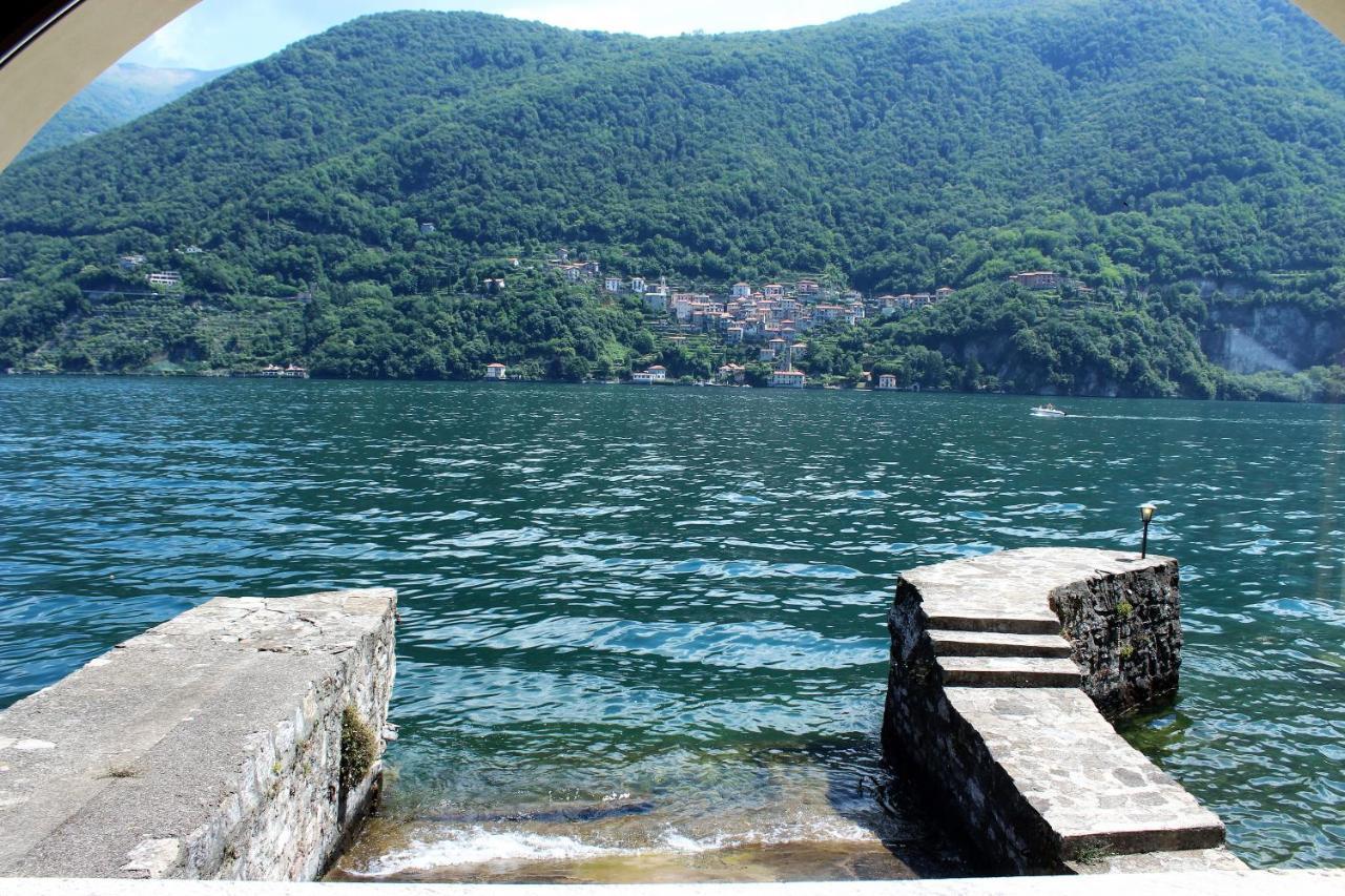 House On The Lake Shore Of Laglio Eksteriør billede