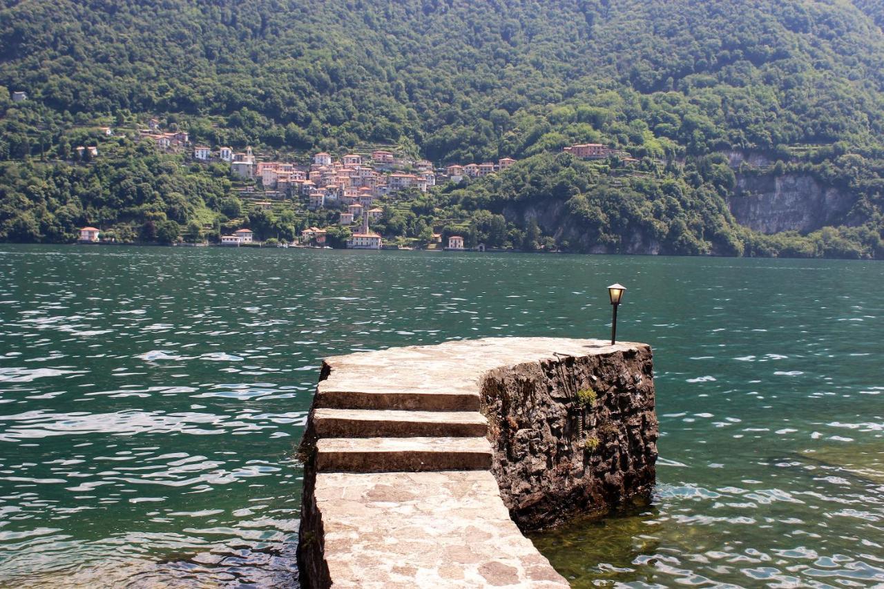House On The Lake Shore Of Laglio Eksteriør billede